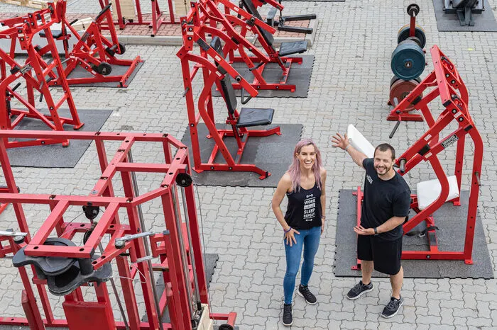 Auch Geräte aus dem kürzlich geschlossenen "Kurtis Gym" haben dort eine neue Heimat gefunden. Das legendäre Studio schloss nach mehr als 40 Jahren.