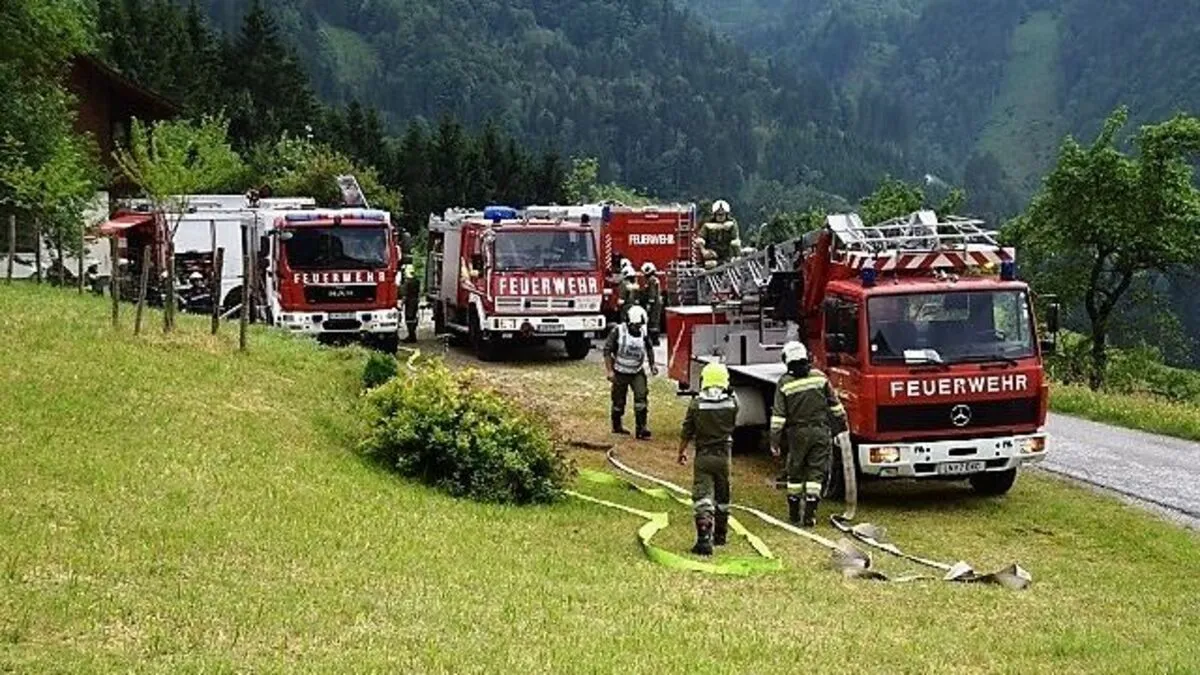 Sechs Feuer probten den Ernstfall, der aber durch Gewitter Realität wurde
