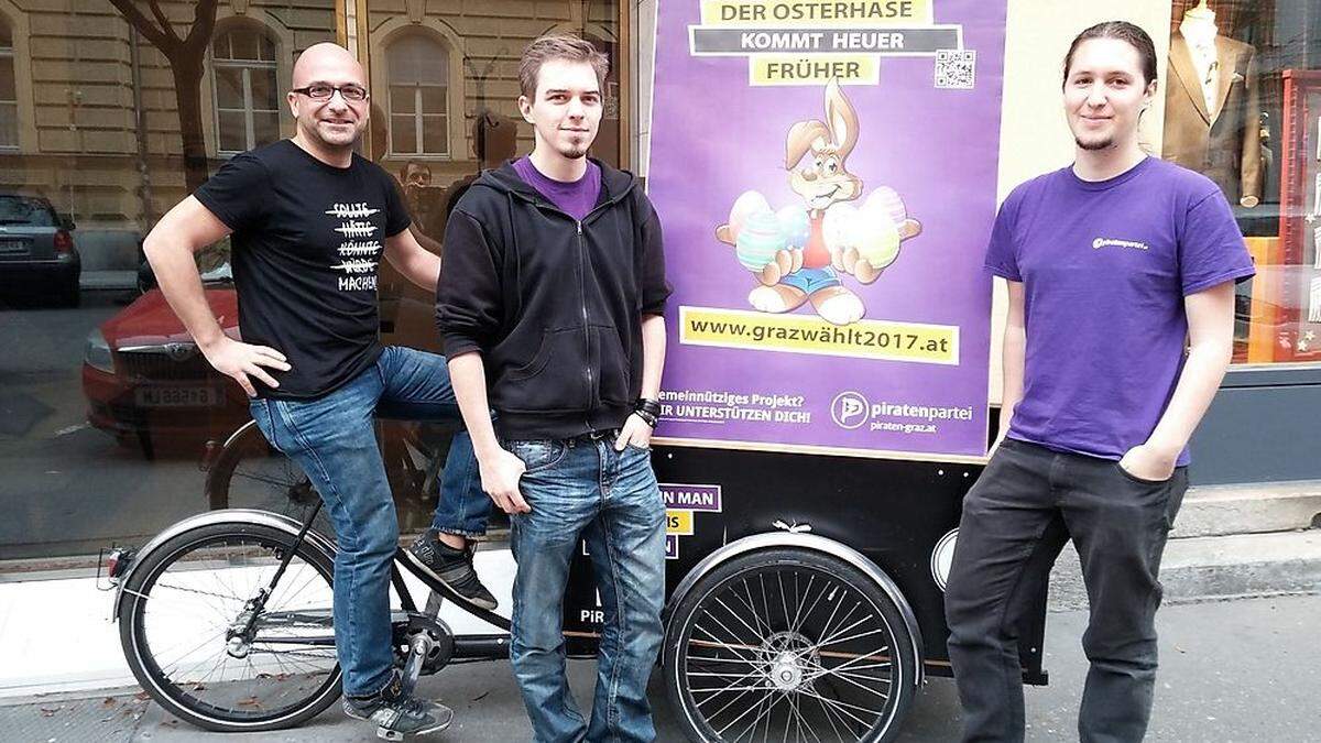 Auffällig: Das Lastenrad der Piraten mit Spitzenkandidat Philip Pacanda am Lenker