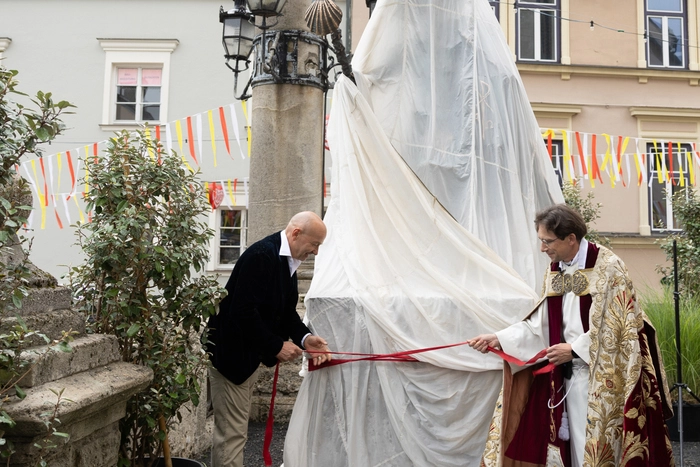 Freitagabend wurde die Statue enthüllt und gesegnet.