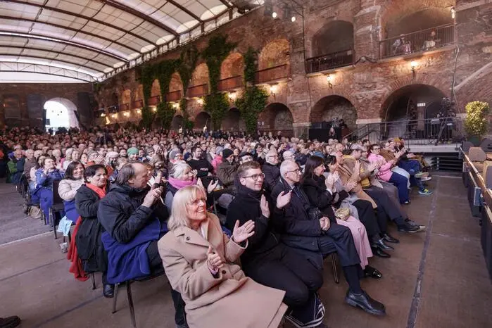 Trotz der frostigen Temperaturen waren rund 800 Besucherinnen und Besucher gekommen