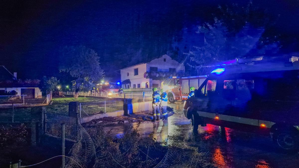 Die Feuerwehren waren bei nächtlichen Regenfällen zum wiederholten Mal gefordert