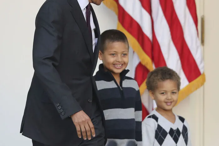 "Wir müssen sicherstellen, dass zu Thanksgiving jeder genug zu essen hat", sagte Obama in seiner Ansprache.