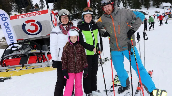 Aus Weitensfeld/Gurktal kam extra die Familie Michaela, Anna, Lena und Martin Stocklauser (von Links) auf die Turracher Höhe zum Schilaufen!