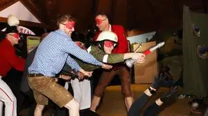 Forscher der Feuerwehr Tiffen erkundeten das "Schwarze Loch" 