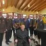 Jubilar Herbert Sinz im Kreise der Gratulantenschar aus der Partnergemeinde Ratten