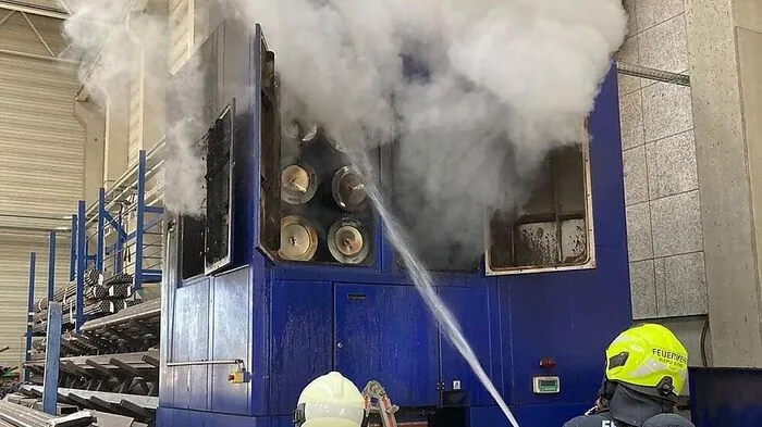 Hoher Sachschaden entstand bei einem Brand in einer Produktionshalle in Bleiburg