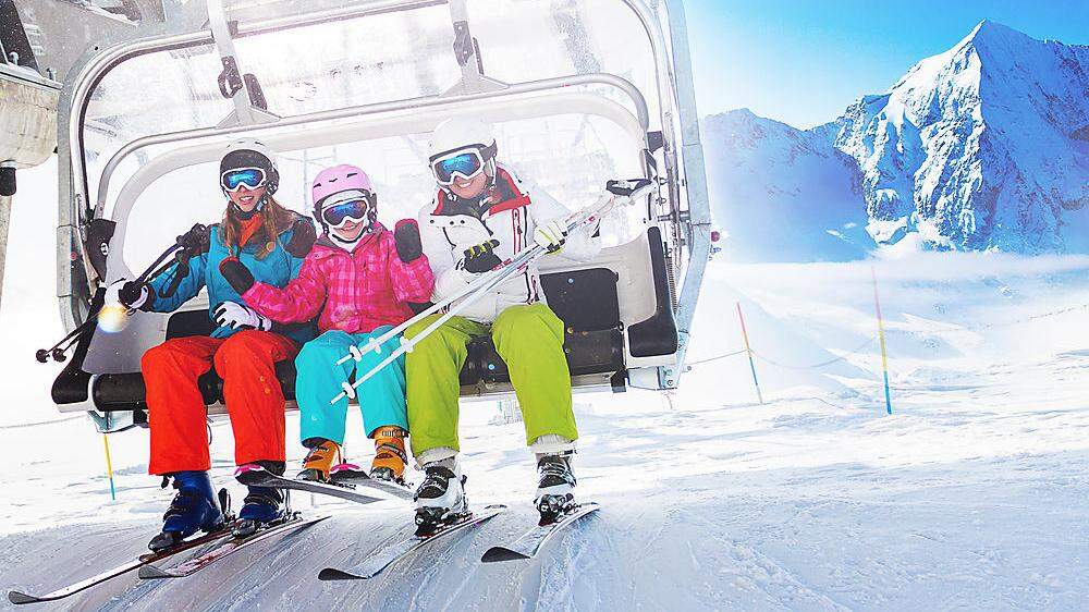 Manche Volksschulen verbieten Sesselliftfahren an Skitagen, anderswo halten sich – unwahre – Gerüchte, der Landesschulrat habe dies verboten. Entscheidend ist aber immer die Größe des Kindes