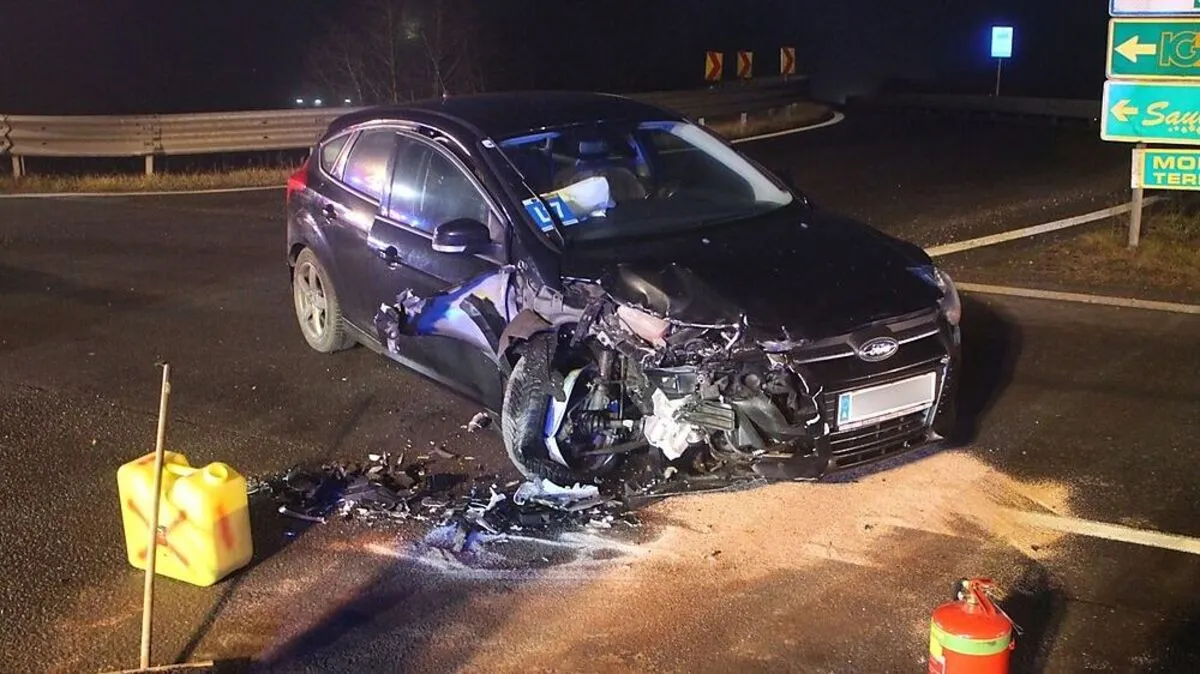 Beide Fahrzeuge wurden bei der Kollision schwer beschädigt