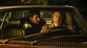 Daniel Craig und Josh O‘Connor in „Wake Up Dead Man: A Knives Out Mystery“ 