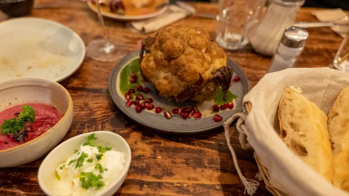 "Food and love to share" ist das Motto in der "Hummel" ...