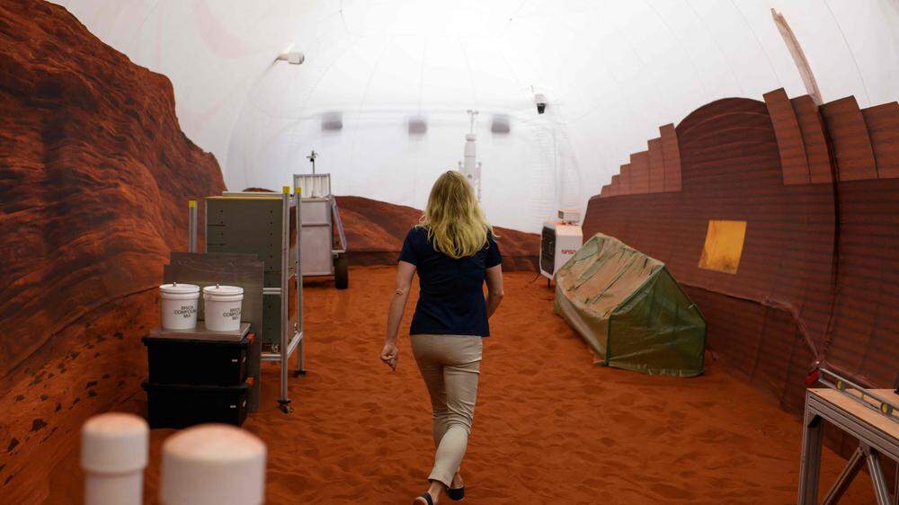 Eine Schleuse führt aus dem 3D-Haus zu einer Mars-Landschaft