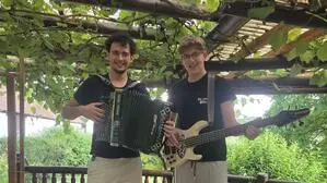 Markus und Maximilian Wolf alias „Die jungen Wölfe“ stehen am Sonntag, 31. Mai, bei der Kultsendung „Immer wieder sonntags“ auf der Bühne