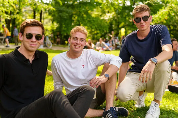 Um 10 Uhr hat das Fest mit einem Frühschoppen begonnen, der Park füllte sich dann mehr und mehr.