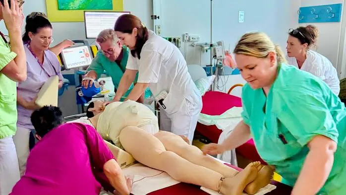 Bei der Notfallübung kam eine spezielle Simulationspuppe zum Einsatz