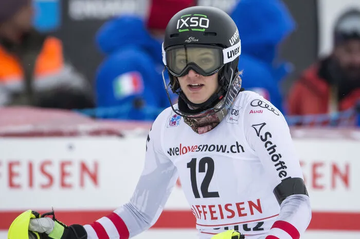 Christine Scheyer: Kreuzband- und Innenmeniskusriss im rechten Knie sowie Impressionsfraktur des Oberschenkels, erlitten am 2. Dezember im Super-G von Lake Louise
