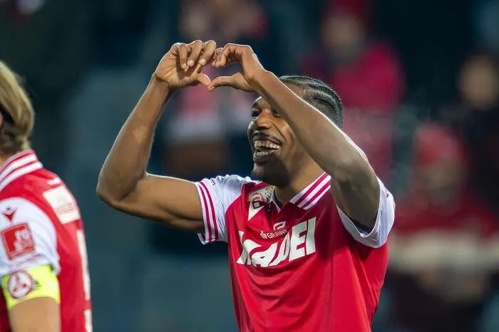 Donovan Pines wünscht sich mehr Liebe in der Welt