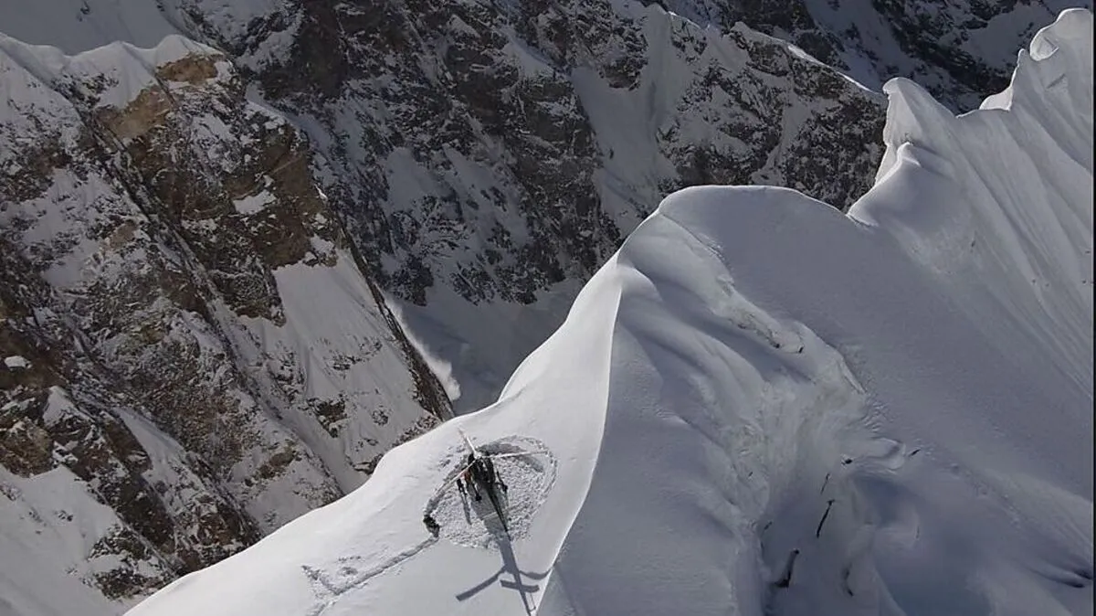 Die Verletzten und die Leiche des Österreichers wurden am Sonntag in einer "waghalsigen Aktion" von Piloten der pakistanischen Armee geborgen