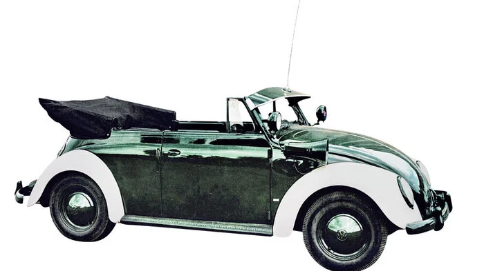VW Käfer: Es war wohl wenig los auf den Straßen Anfang der 1950er-Jahre, als 24,5 PS für den Polizeidienst ausreichten. Jedenfalls war das Käfer Cabrio damals kein unübliches Vehikel für den Exekutiveinsatz. Für diverse Mopeds und Vorkriegsschnauferln wird die Motorleistung auch gereicht haben, im Laufe der Zeit gab es dann aber nur mehr die geschlossenen Versionen für den harten Alltag. Die fehlenden Fondtüren sorgten aber schnell für ungewollte Naheverhältnisse der Beamten mit der verhafteten Unterwelt, und da die maximal 50 PS selbst für den Dienst in Österreich nicht mehr ausreichten, gab es Anfang der 1970er sogar frisierte Exemplare mit frivolen 70 PS. 