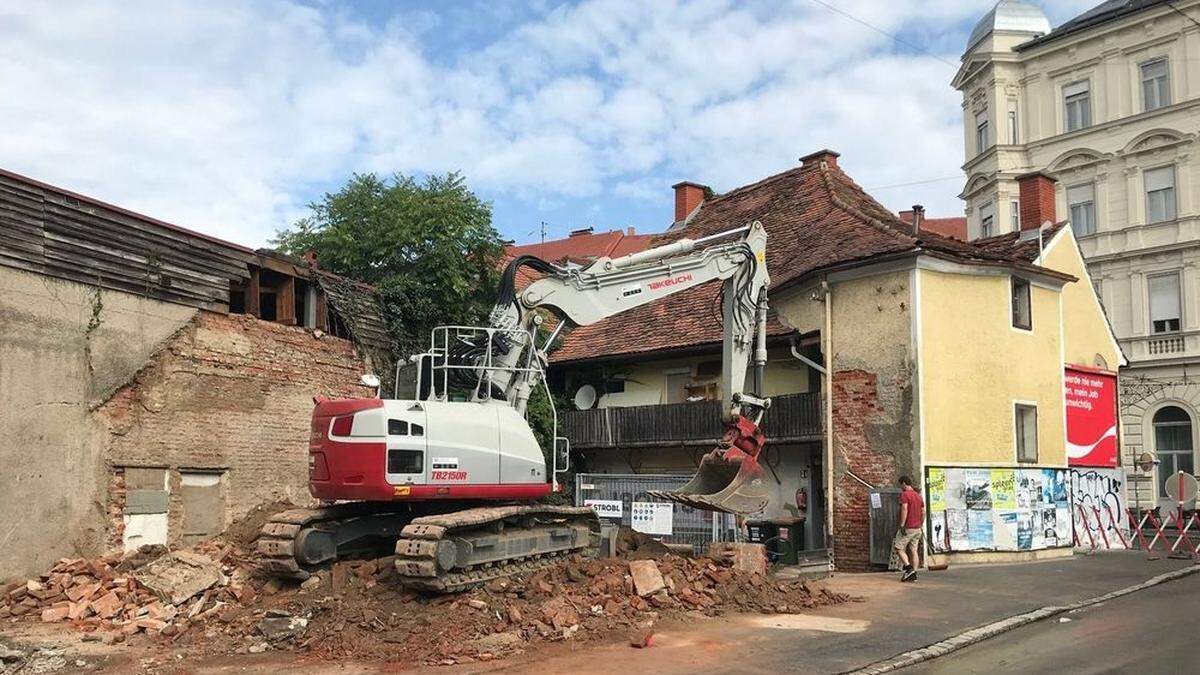 Abbruch eines Hauses beim Dietrichsteinplatz