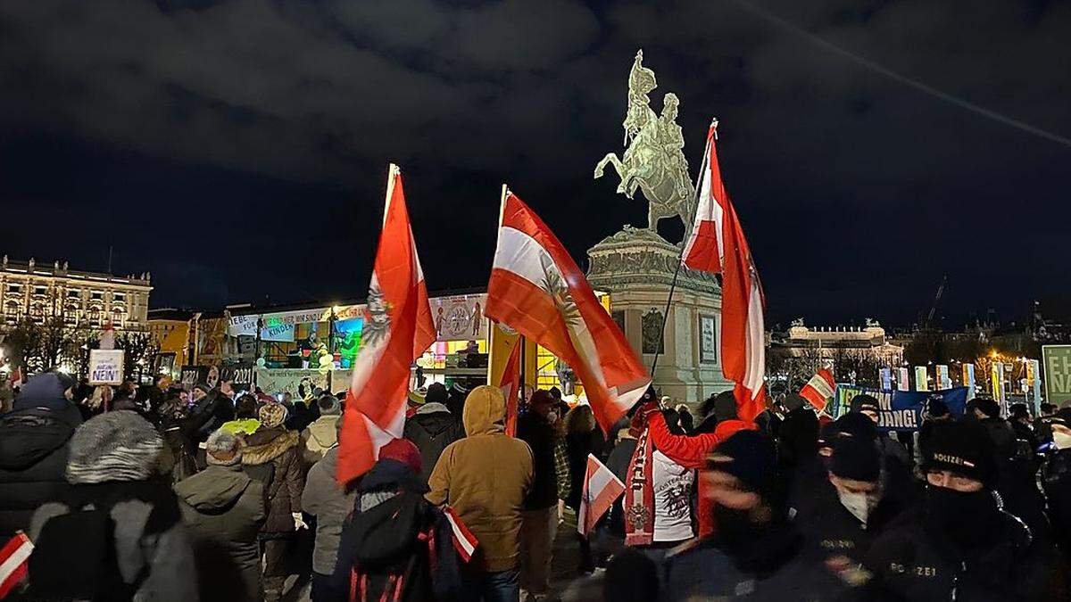 Etwa 200 bis 300 Teilnehmer waren bei der anschließenden Demo