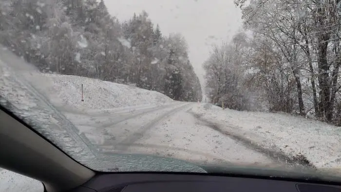 Schneefahrbahn in Maria Rain