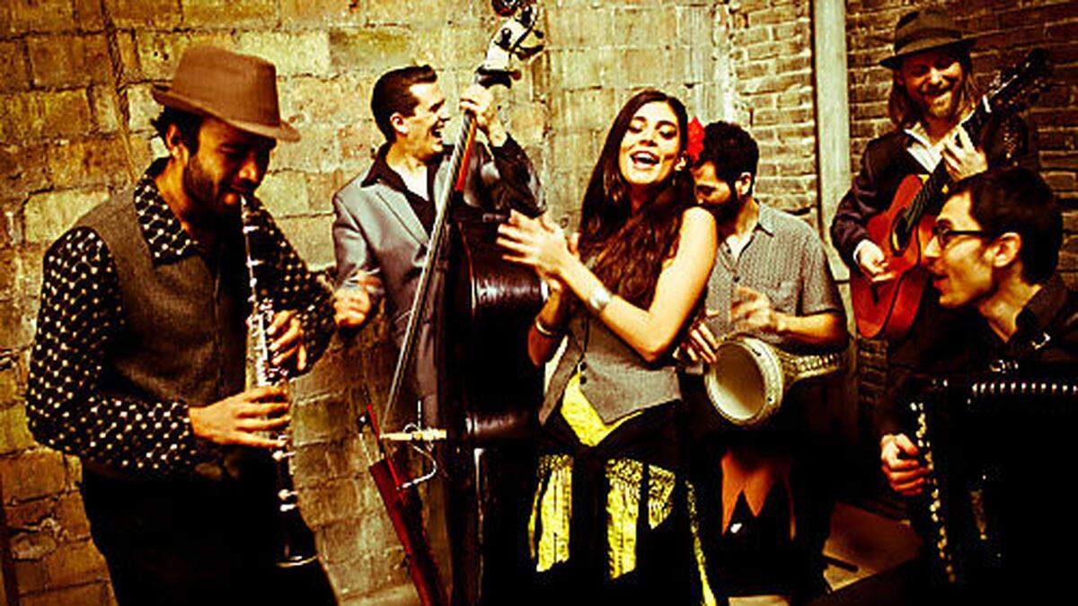 Barcelona Gipsy Klezmer Orchestra