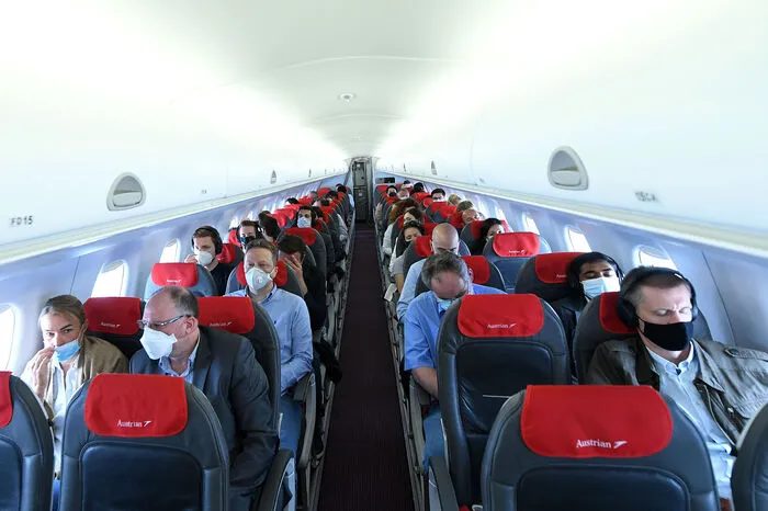 Im Cockpit der Maschine mit dem Namen "Vienna Johann Strauss Orchestra" befanden sich Embraer-Flottenchef Ewald Roithner und Sicherheitspilot Rudolf Buchsteiner.