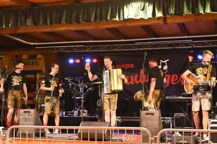 Für tolle Tanzstimmung sorgten „Die jungen Wernberger“