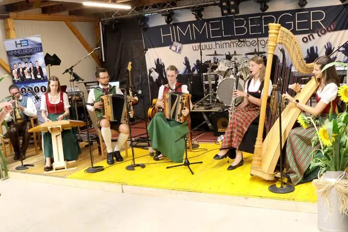 Auch die Musik stimmte. Die „Heiftenua-Musi“ (Foto) sowie „Die Himmelberger“ zeichneten dafür verantwortlich.