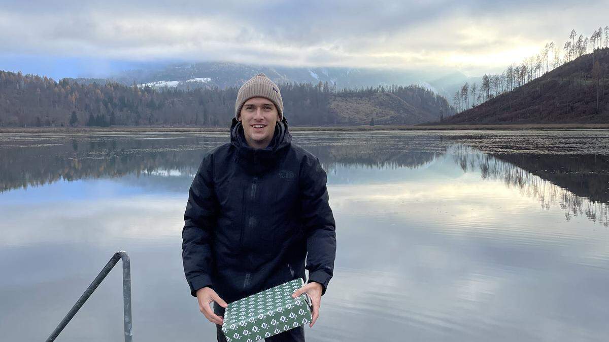 Michael Katschnig mit einem Überraschungskistal am Gösselsdorfer See