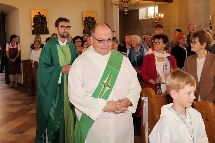 Am vergangenen Sonntag luden Priester Markus Krill und das Pfarrteam mit Karl Farmer in die Pfarrkirche Ligist zur Nachprimiz-Feier ein.
