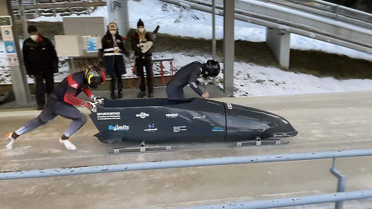 Jakob Mandlbauer und Daiyehan Nichols-Bardi beim Start