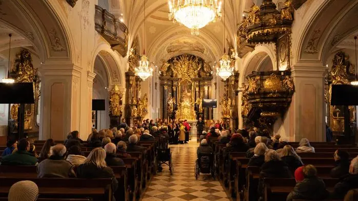 SOS-Kinderdorf lud anlässlich drei Jahre Krieg in der Ukraine den ukrainischen Frauenchor „Chervona Kalyna“ am Samstag in die Stadtpfarrkirche Hartberg