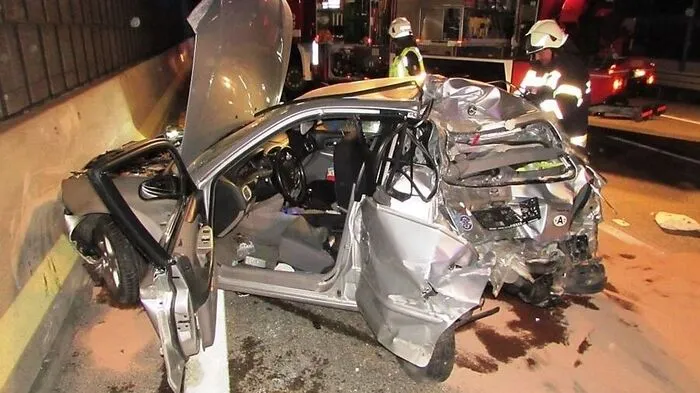 Schwerer Unfall in der Nacht auf Dienstag auf der A2 