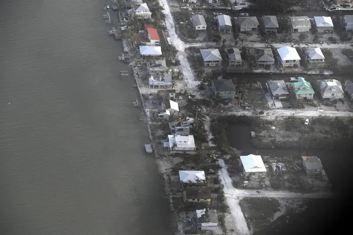  "Irma" hinterließ auf den Keys gewaltige Verwüstung. Auf Bildern waren zerstörte Häuser zu sehen, sie hatten sich zum Teil von ihren Fundamenten gelöst.