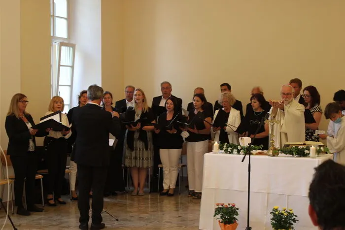 Eine Abordnung des Kammerchor Klagenfurt unter Chorleiter Günter Wallner kam nach St. Andrä um den Gottesdienst gesanglich zu umrahmen.