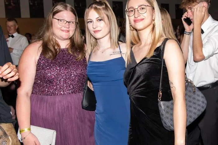 Klicken Sie sich durch die schönsten Fotos des Maturaballs des Borg Feldbach!