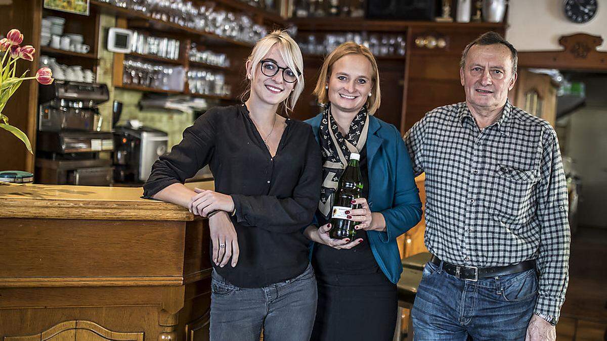 Drei Generationen: Laura, Andrea und Josef Rabl