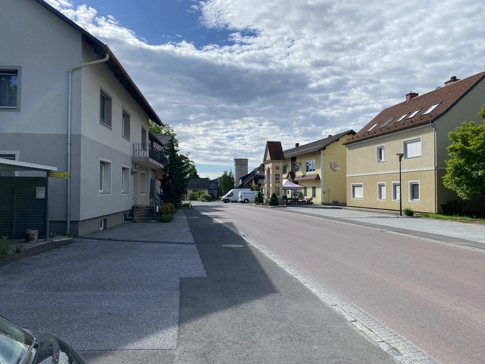 „Wie kann so etwas bei uns am Land passieren?“, fragt sich eine Frau im Wirtshaus und spricht somit aus, was vielen im Ort wohl gerade durch den Kopf geht
