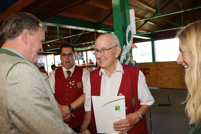 Klicken Sie isch durch die Fotos vom 38. St. Johanner-Treffen, das am Wochenende in St. Johann ob Hohenburg (Gemeinde Söding-St. Johann) stattfand.