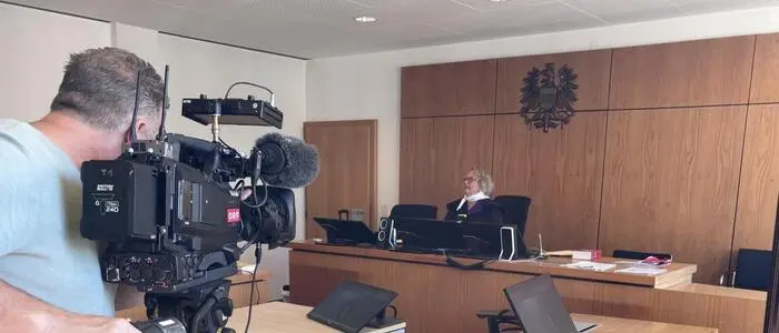 Kurz nach den Aufnahmen der Medien war es für Bandion-Ortner mit der Ruhe vorbei