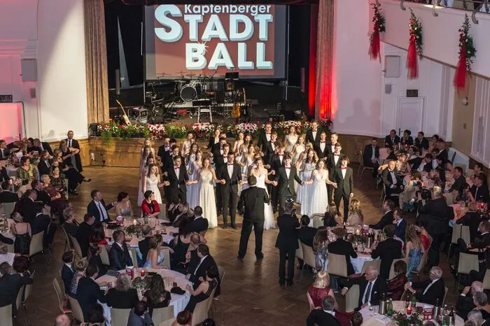 Die Polonaise wurde von den angehenden Maturanten des Kapfenberger Gymnasiums gestaltet.