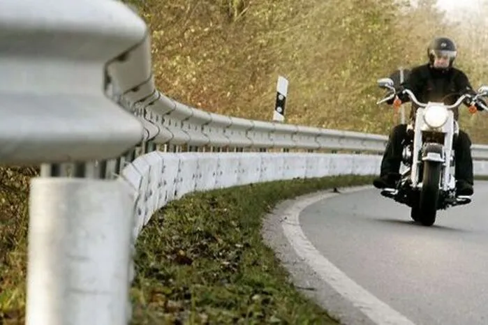 Ein 45-Jähriger kollidierte in St. Margarethen bei Knittelfeld mit seinem Motorrad mit einem entgegenkommenden Pkw. Der Mann wurde schwer verletzt. Es war Alkohol im Spiel.