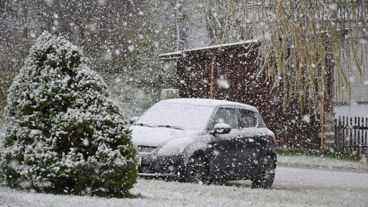 In Wald am Schoberpass ist der prognostizierte Schneefall schon voll im Gange