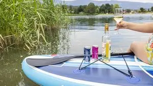Sujet Alkohol Alkoholgrenze 0,5 Promille SUP Stand Up Paddling See Wasser Juni 2025