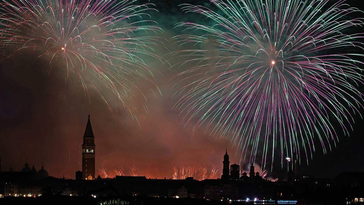 Das Feuerwerk 2023 beim Festa del Redentore in Venedig begeisterte die Zuseher