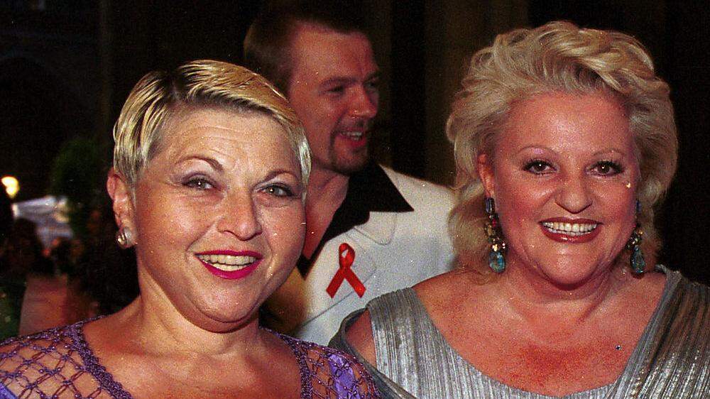 Sind keine Freundinnen mehr: Jazz Gitti und Marika Lichter beim Wiener Aidsball im Jahr 2000