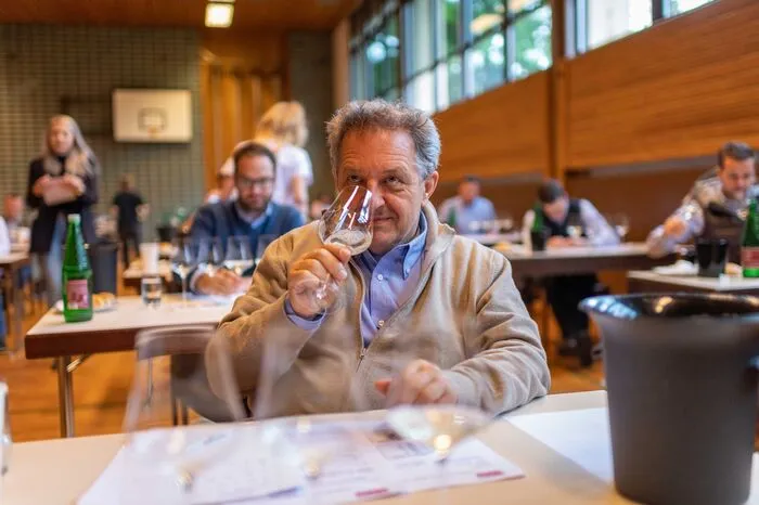 Zur Verstärkung war Willi Balanjuk aus Wien angereist: Der Weinakademiker gilt als einer der besten Verkoster Österreichs