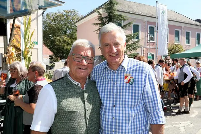 Lustiger und spannender Höhepunkt war wie schon in den letzten Jahren das Blochziehen mit den stärksten Männern von Mooskirchen und Umgebung.